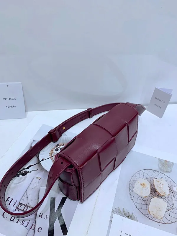 All categories 💚 Authentic bags 💚 BV 2025 new BV crossbody bag